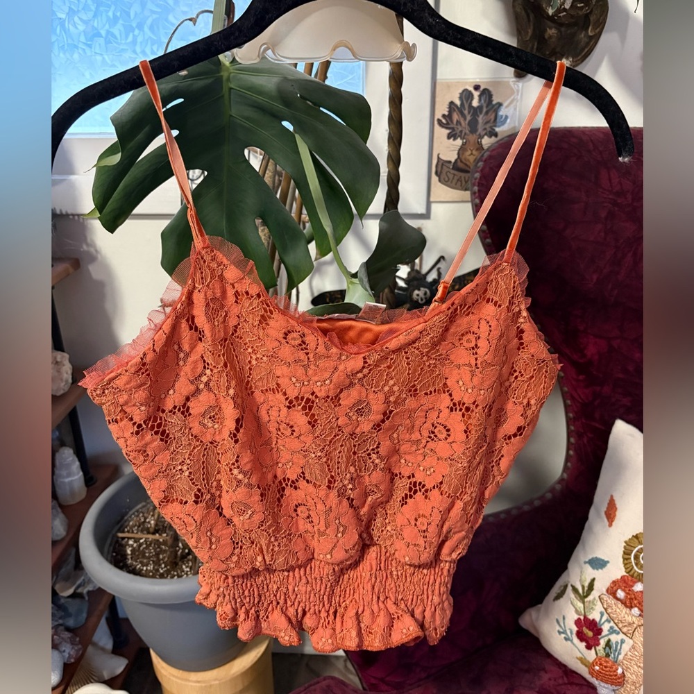 BURNT ORANGE LACE CROP TOP TANK TOP